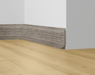 S60 2357 Eiche gebeizt Kernsockelleiste