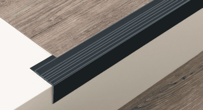 PVC-Treppenkante #13364   3mm Ansatz TK 45/42/3mm schwarz VE=20x2,50m - Detail 1